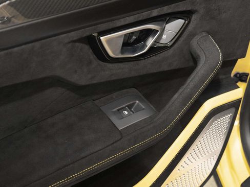 Used 2024 Lamborghini Urus Performante AWD/4WD image 52