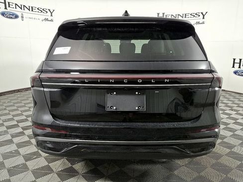 Used 2026 Lincoln Nautilus Reserve AWD/4WD image 5