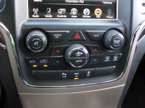 Used 2014 Jeep Grand Cherokee Limited w/ Trailer Tow Group IV AWD/4WD image 23