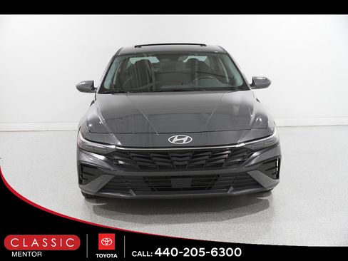 Used 2025 Hyundai Elantra SEL FWD image 2