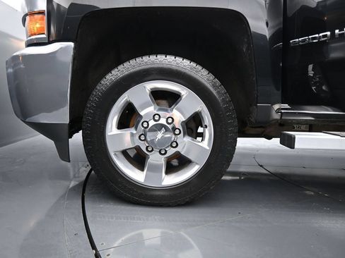 Used 2019 Chevrolet Silverado 2500 W/T AWD/4WD image 24