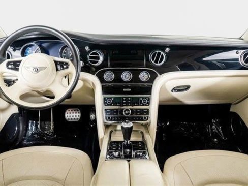 Used 2016 Bentley Mulsanne Speed image 38