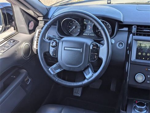 Used 2020 Land Rover Discovery SE image 15