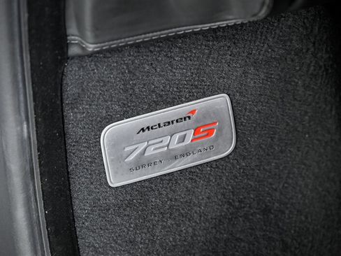 Used 2018 McLaren 720S RWD image 21