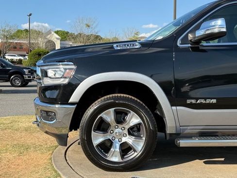 Used 2019 RAM 1500 Laramie AWD/4WD image 12