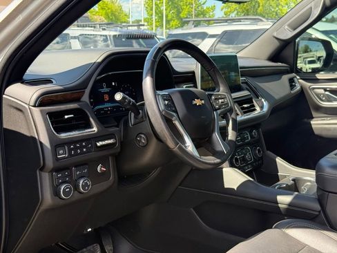 Used 2022 Chevrolet Suburban Premier AWD/4WD image 5