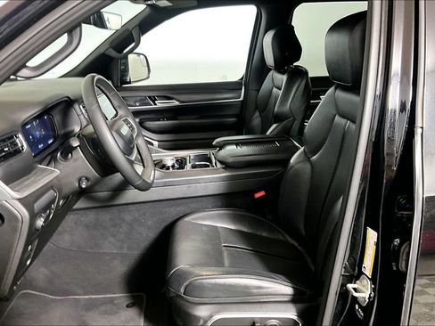 Used 2024 Jeep Wagoneer Series II w/ Flexible Seating Group RWD image 20