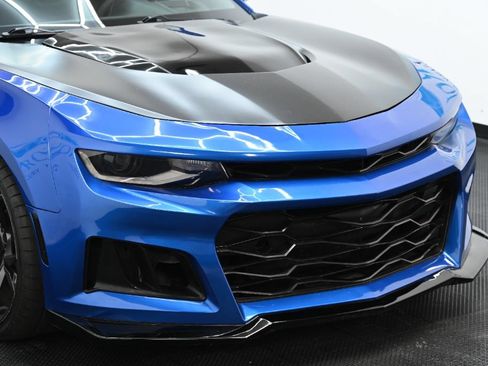 Used 2017 Chevrolet Camaro SS RWD image 8
