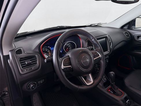 Used 2018 Jeep Compass Trailhawk w/ Cold Weather Group AWD/4WD image 16