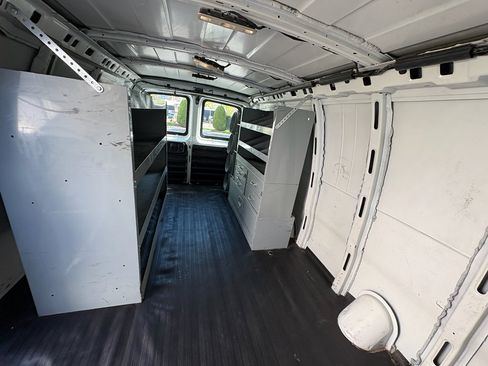 Used 2017 Chevrolet Express 2500 Extended image 26