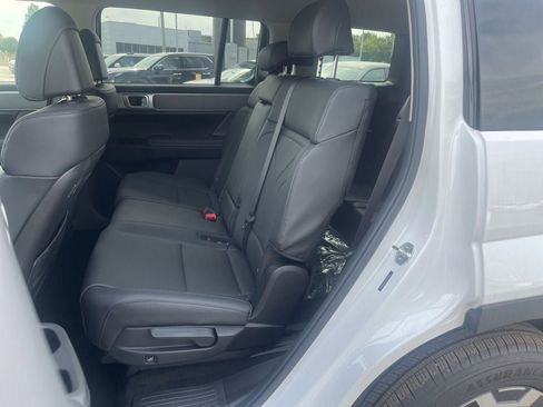 Used 2024 Hyundai Santa Fe SEL FWD image 26