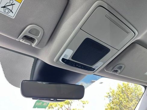 Used 2023 Honda Pilot EX-L image 9