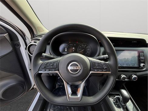 Used 2023 Nissan Kicks SV image 22