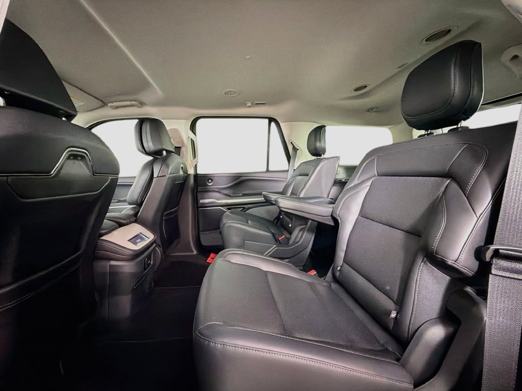 New 2026 Lincoln Navigator Premiere AWD/4WD image 25