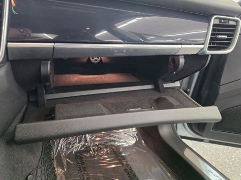 Used 2016 Porsche Panamera image 32