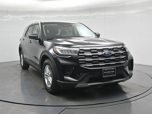 New 2026 Ford Explorer Active RWD image 22