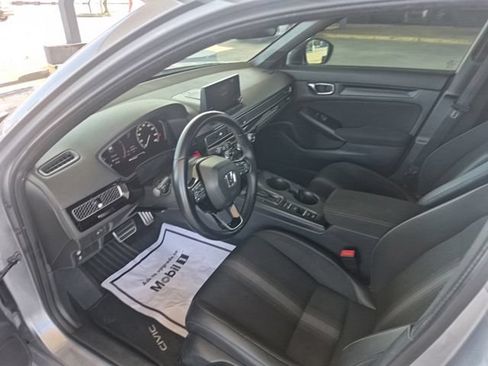 Used 2022 Honda Civic Sport image 3