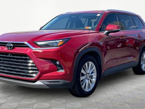 Used 2024 Toyota Grand Highlander Platinum image 3