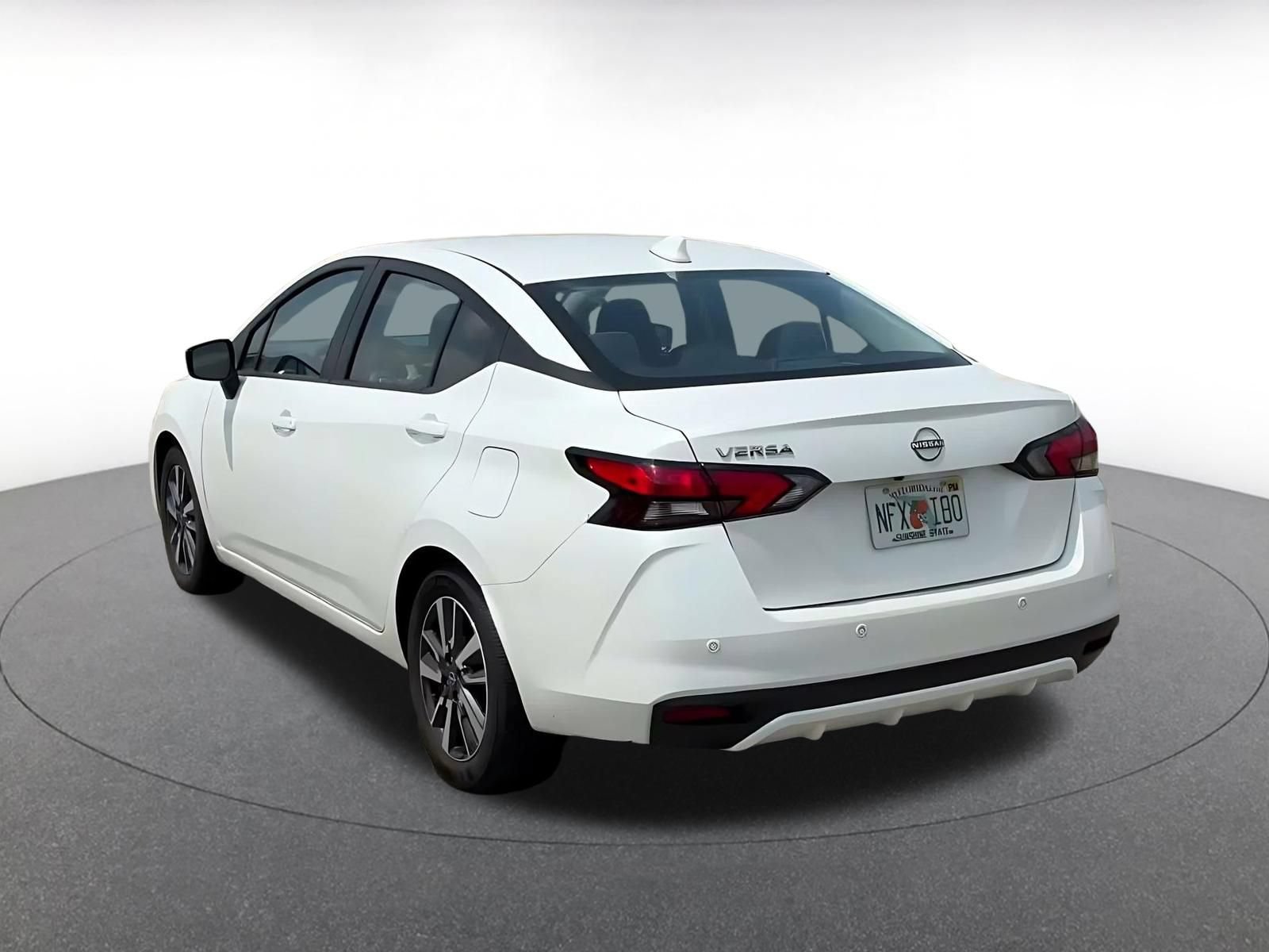 Used 2025 Nissan Versa SV FWD image 10
