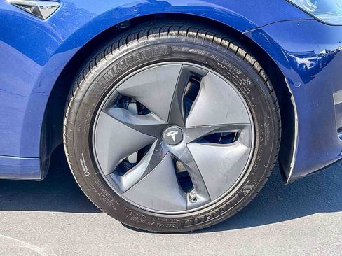 Used 2018 Tesla Model 3 Long Range image 9