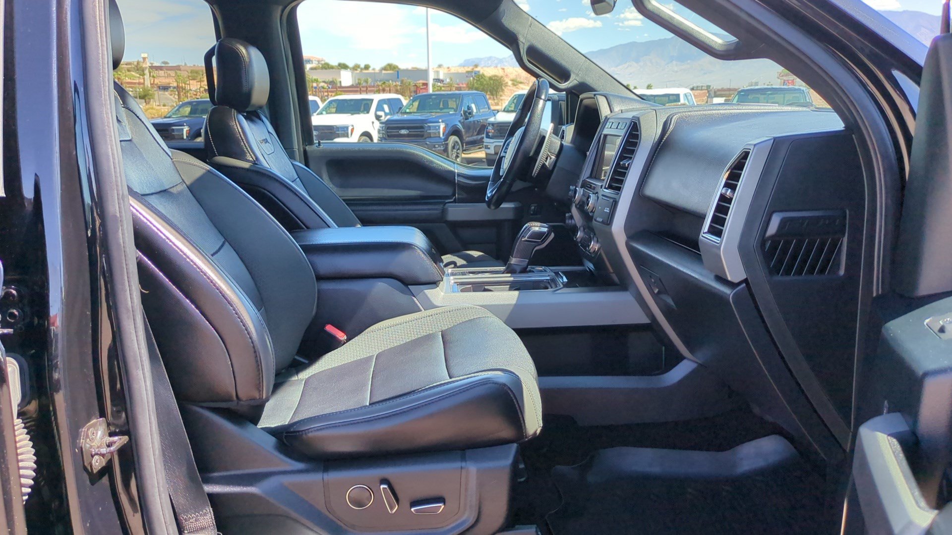 Used 2019 Ford F150 Raptor w/ Equipment Group 802A Luxury AWD/4WD image 31