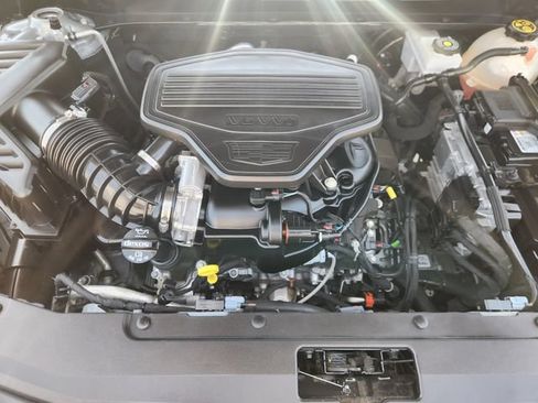 Used 2023 Cadillac XT6 Premium Luxury w/ Technology Package FWD image 32