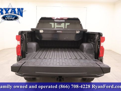 Used 2024 Chevrolet Silverado 1500 ZR2 image 5