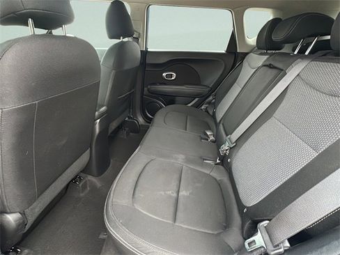 Used 2018 Kia Soul + image 13