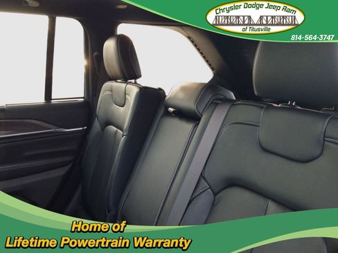 Used 2022 Jeep Grand Cherokee Overland w/ Luxury Tech Group IV image 29