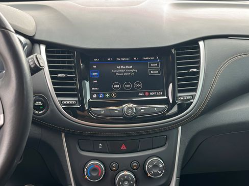 Used 2022 Chevrolet Trax LT w/ Midnight Edition AWD/4WD image 20
