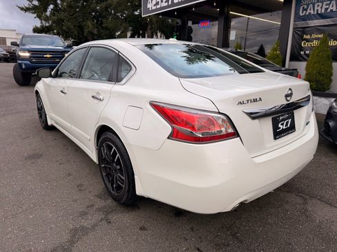 Used 2014 Nissan Altima 2.5 SV w/ Convenience Package image 10
