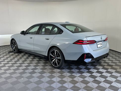 Used 2026 BMW 530i w/ M Sport Package RWD image 3