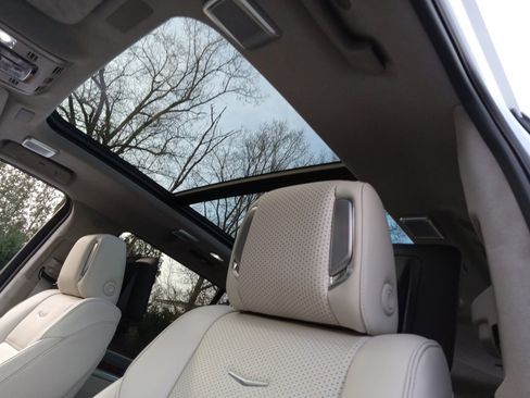 Used 2026 Cadillac Escalade Platinum Sport w/ LPO, ONYX Package image 11