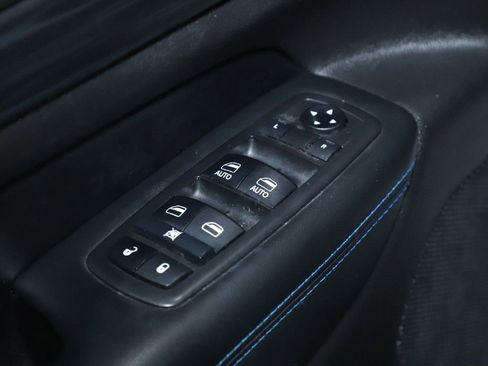 Used 2019 Jeep Grand Cherokee Laredo image 17