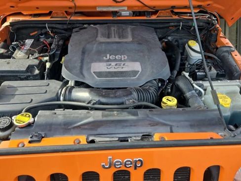 Used 2012 Jeep Wrangler Unlimited Sport image 5