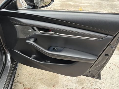 Used 2019 MAZDA MAZDA3 Hatchback w/ Premium Package FWD image 29