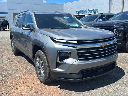 New 2026 Chevrolet Traverse LT w/ Driver Confidence Package AWD/4WD image 5