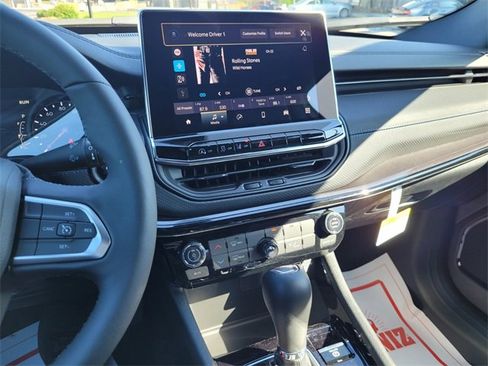 New 2025 Jeep Compass Latitude w/ Altitude Special Edition image 33