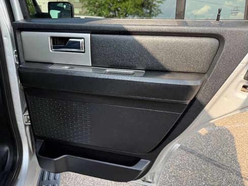 Used 2015 Ford Expedition XLT w/ Equipment Group 202A RWD image 28