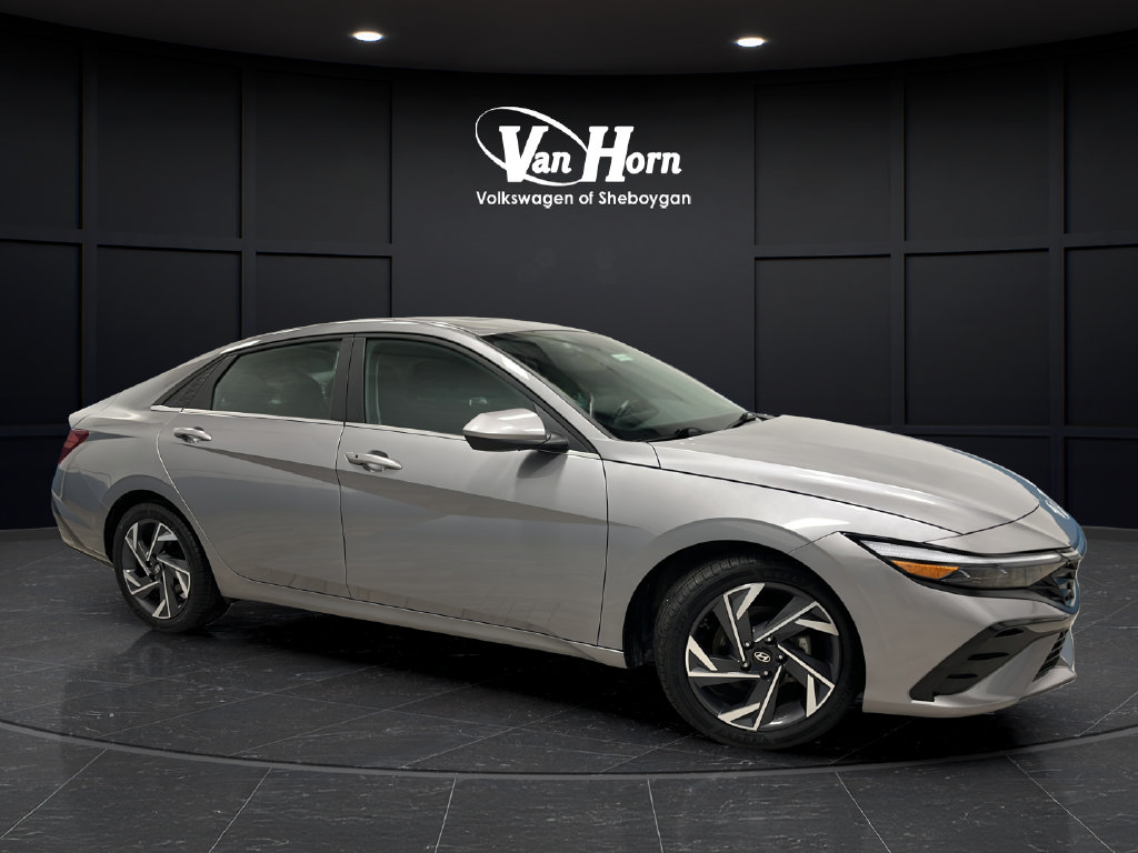 Used 2025 Hyundai Elantra SEL FWD image 1