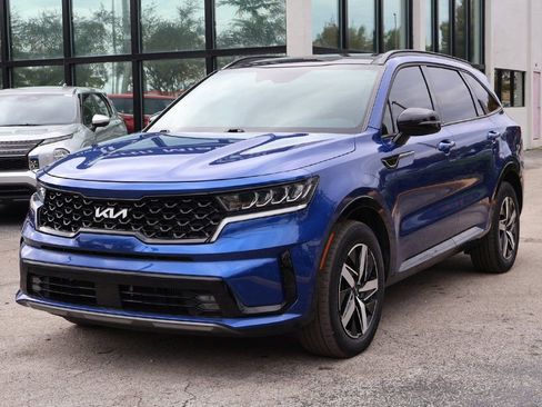 Used 2022 Kia Sorento EX w/ Panoramic Sunroof Package image 9