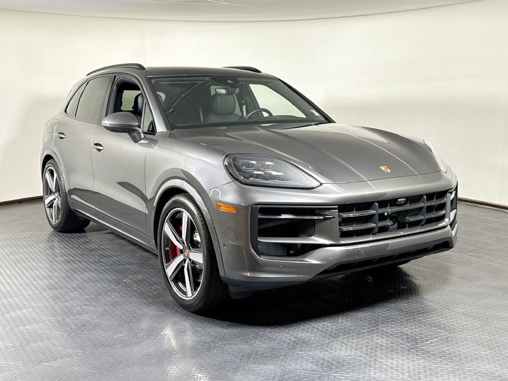 Certified 2025 Porsche Cayenne S AWD/4WD image 9