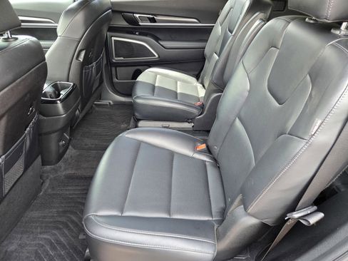 Used 2023 Kia Telluride S FWD image 11