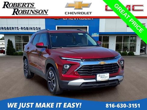 Used 2024 Chevrolet TrailBlazer LT w/ LT Cold Weather Package FWD image 1