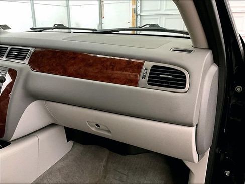 Used 2012 Chevrolet Suburban LT AWD/4WD image 16
