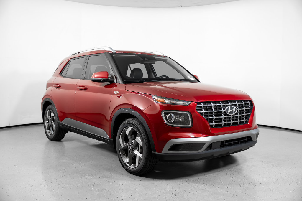 Certified 2022 Hyundai Venue Limited FWD image 2