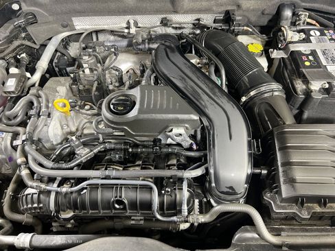 Used 2023 Volkswagen Taos SE image 29