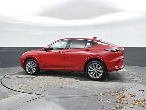 New 2026 Buick Envista Avenir image 2