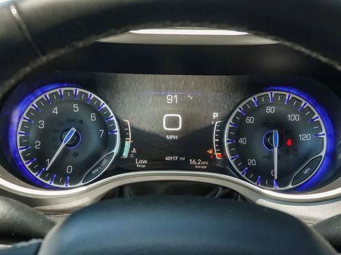 Certified 2023 Chrysler Pacifica Touring-L FWD image 23
