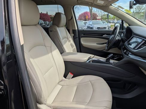 Used 2021 Buick Enclave Premium w/ Sun and Sites Package AWD/4WD image 17